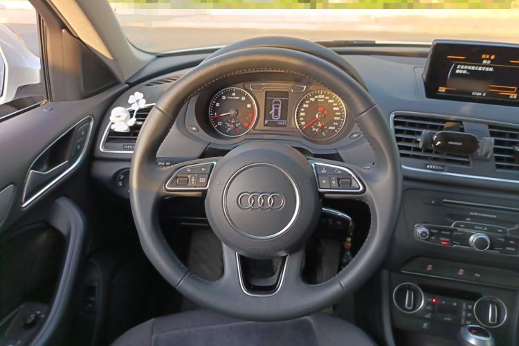 Used Audi Q3 2018 30th Anniversary Edition 30 TFSI Fashion Model Steering Wheel