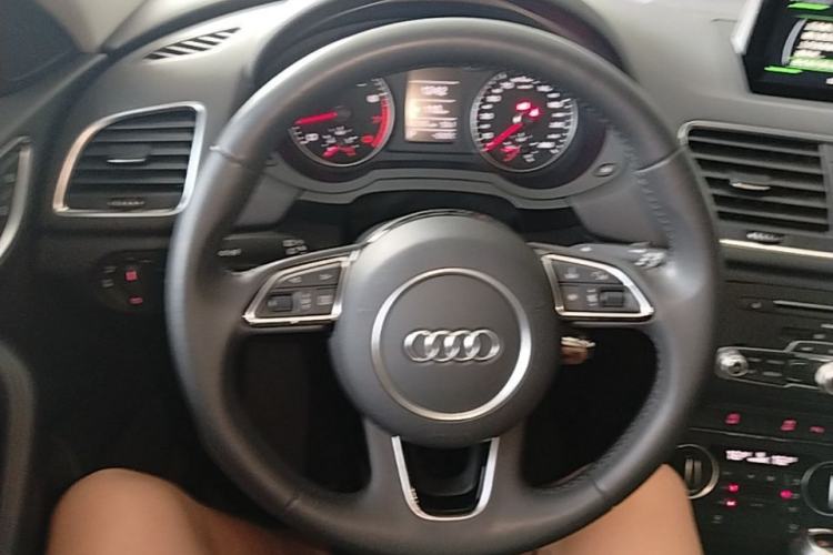 Used Audi Q3 2018 30th Anniversary Edition 30 TFSI Fashion Model Steering Wheel