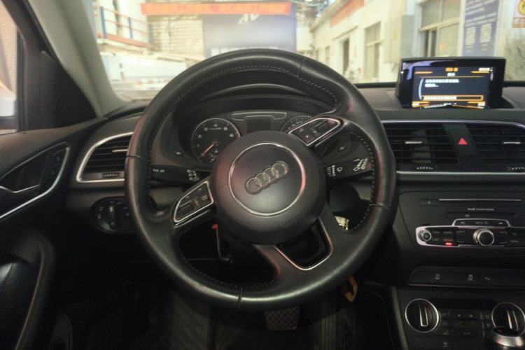 Used Audi Q3 2018 30th Anniversary Edition 30 TFSI Fashion Model Steering Wheel