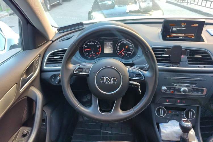 Used Audi Q3 2018 30th Anniversary Edition 35 TFSI Fashion Model Steering Wheel