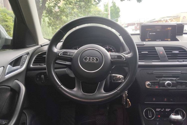 Used Audi Q3 2018 30th Anniversary Edition 30 TFSI Fashion Model Steering Wheel