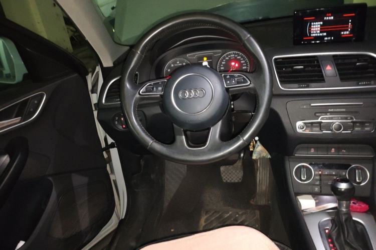 Used Audi Q3 2018 30th Anniversary Edition 30 TFSI Fashion Model Steering Wheel