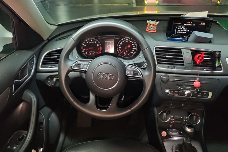 Used Audi Q3 2018 30th Anniversary Edition 30 TFSI Fashion Model Steering Wheel