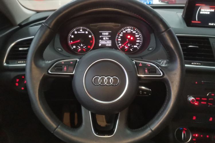 Used Audi Q3 2018 30th Anniversary Edition 30 TFSI Fashion Model Steering Wheel