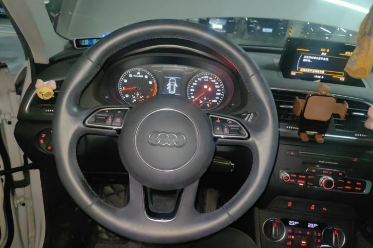 Used Audi Q3 2018 30th Anniversary Edition 30 TFSI Fashion Model Steering Wheel