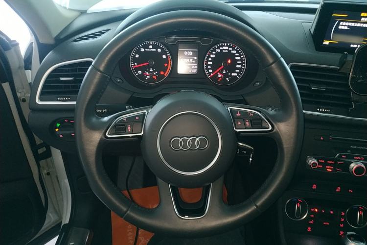 Used Audi Q3 2018 30 TFSI Fashion Edition Collector's Version Steering Wheel