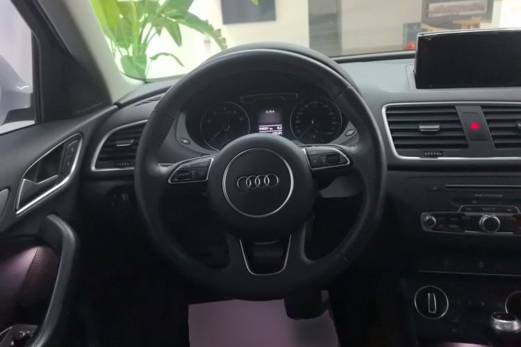Used Audi Q3 2018 30th Anniversary Edition 35 TFSI Fashion Model Steering Wheel