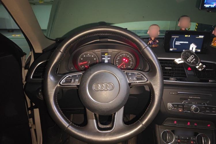 Used Audi Q3 2018 30th Anniversary Edition 35 TFSI Sport Model Steering Wheel