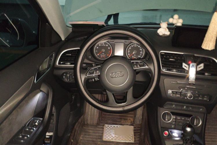 Used Audi Q3 2018 30th Anniversary Edition 35 TFSI Sport Model Steering Wheel