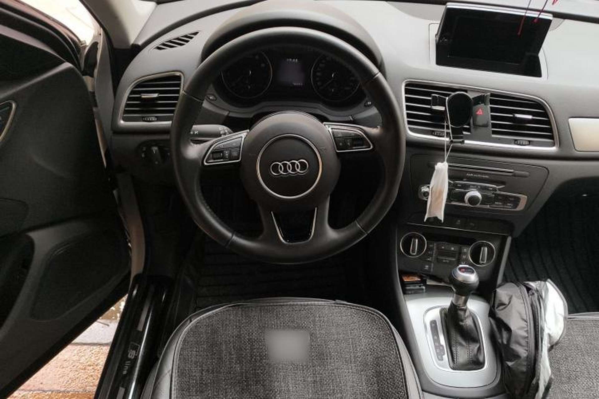 Used Audi Q3 2018 30th Anniversary Edition 30 TFSI Fashion Model Steering Wheel