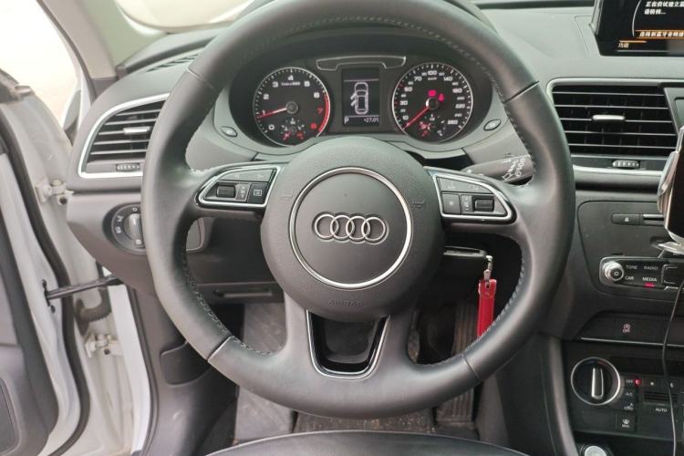 Used Audi Q3 2018 30th Anniversary Edition 30 TFSI Fashion Model Steering Wheel