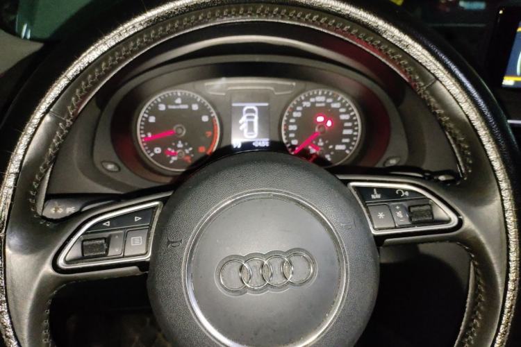 Used Audi Q3 2018 30th Anniversary Edition 30 TFSI Fashion Model Steering Wheel