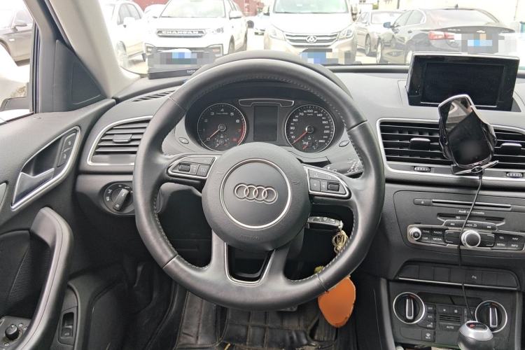 Used Audi Q3 2018 30th Anniversary Edition 30 TFSI Fashion Model Steering Wheel