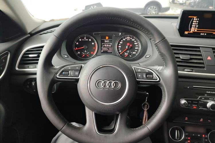 Used Audi Q3 2018 30th Anniversary Edition 30 TFSI Fashion Model Steering Wheel