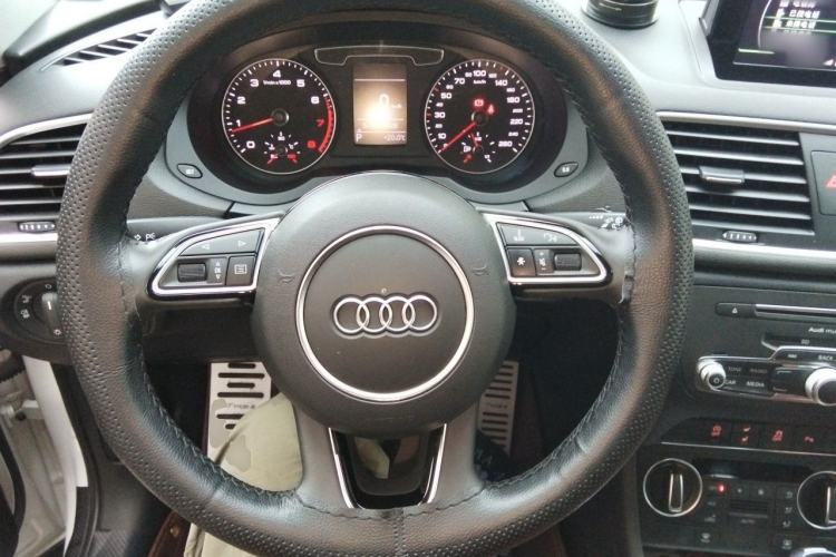 Used Audi Q3 2018 30 TFSI Fashion Edition Collector's Version Steering Wheel