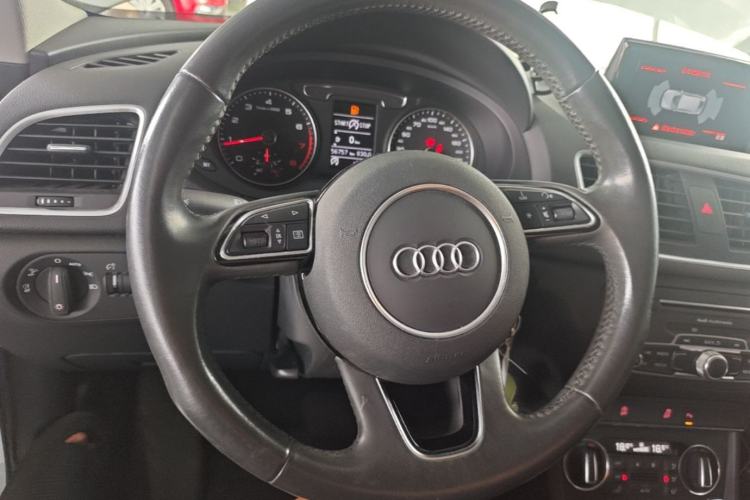 Used Audi Q3 2018 30th Anniversary Edition 35 TFSI Fashion Model Steering Wheel