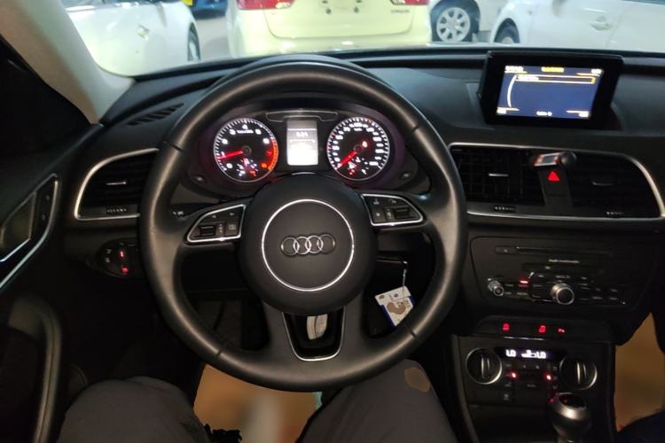 Used Audi Q3 2018 30th Anniversary Edition 30 TFSI Fashion Model Steering Wheel