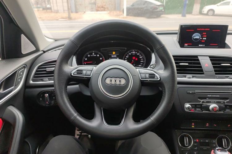 Used Audi Q3 2018 30th Anniversary Edition 35 TFSI Sport Model Steering Wheel