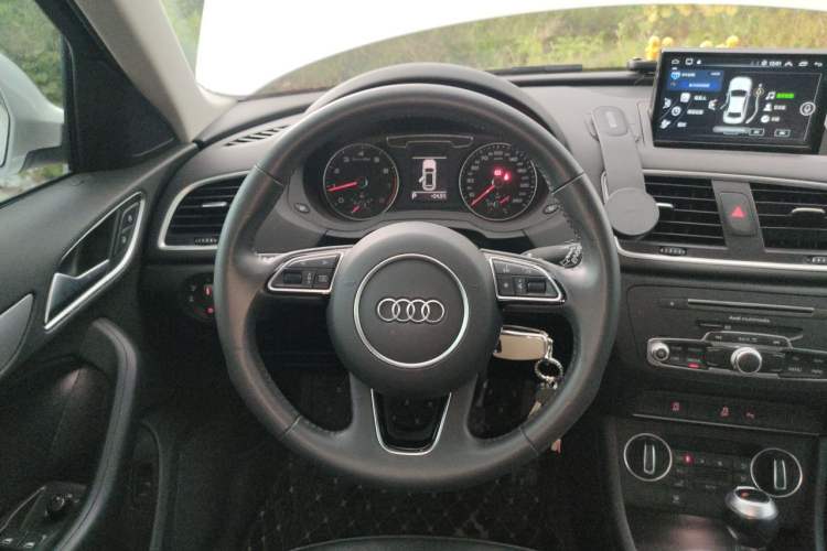 Used Audi Q3 2018 30th Anniversary Edition 30 TFSI Fashion Model Steering Wheel