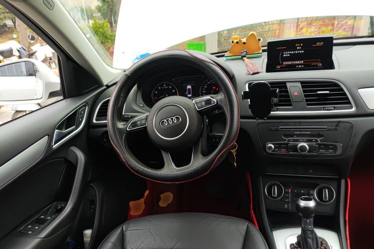 Used Audi Q3 2018 30th Anniversary Edition 30 TFSI Fashion Model Steering Wheel