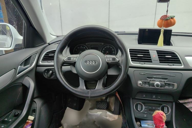 Used Audi Q3 2018 30 TFSI Fashion Edition Collector's Version Steering Wheel
