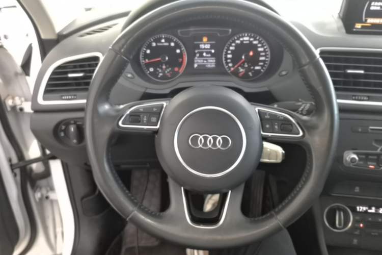 Used Audi Q3 2018 30th Anniversary Edition 30 TFSI Fashion Model Steering Wheel