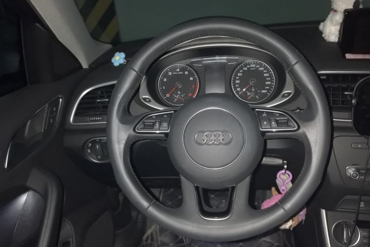 Used Audi Q3 2018 30th Anniversary Edition 30 TFSI Fashion Model Steering Wheel
