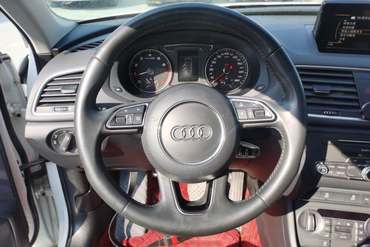 Used Audi Q3 2018 30th Anniversary Edition 30 TFSI Fashion Model Steering Wheel