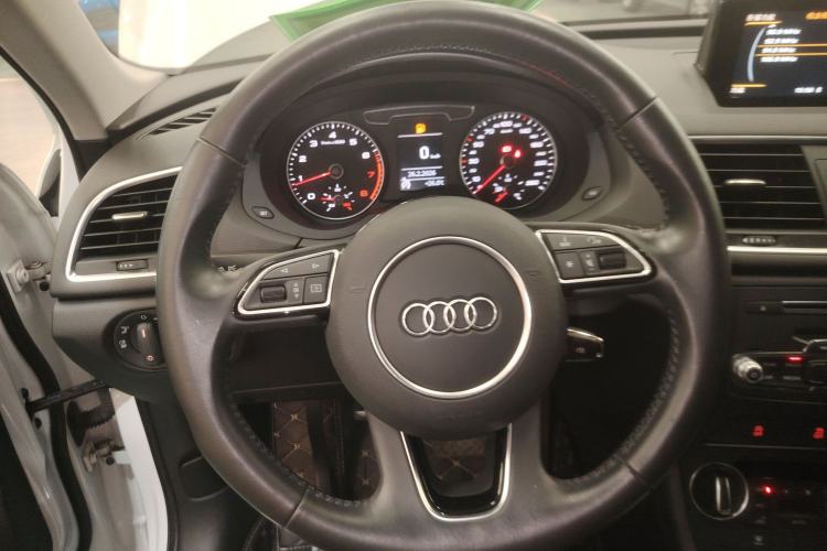 Used Audi Q3 2018 30th Anniversary Edition 30 TFSI Fashion Model Steering Wheel