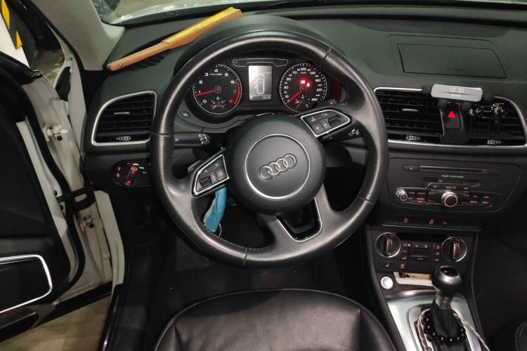 Used Audi Q3 2018 30th Anniversary Edition 30 TFSI Style Model Steering Wheel
