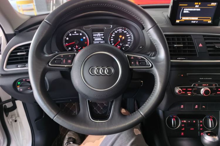 Used Audi Q3 2018 30th Anniversary Edition 30 TFSI Fashion Model Steering Wheel