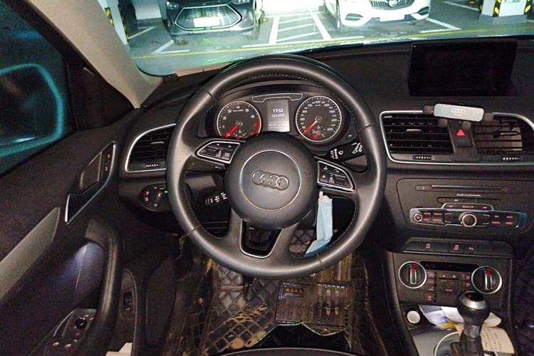Used Audi Q3 2018 30th Anniversary Edition 30 TFSI Fashion Model Steering Wheel