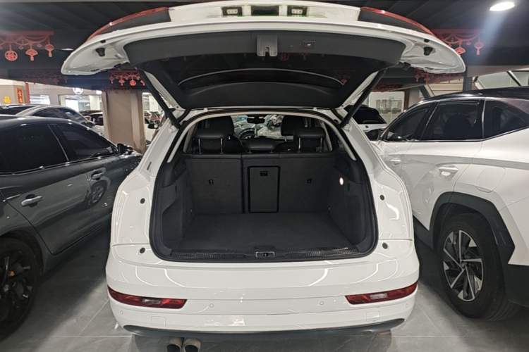 Used Audi Q3 2018 30th Anniversary Edition 30 TFSI Fashion Model Trunk