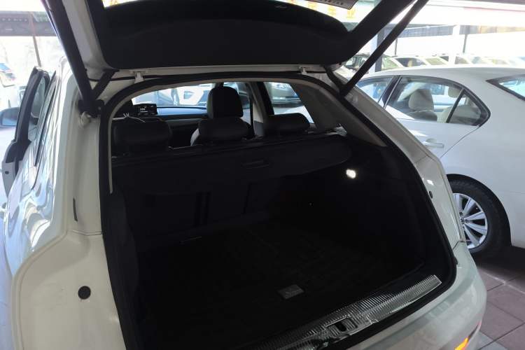 Used Audi Q3 2018 30th Anniversary Edition 40 TFSI quattro all-wheel-drive sport model Trunk
