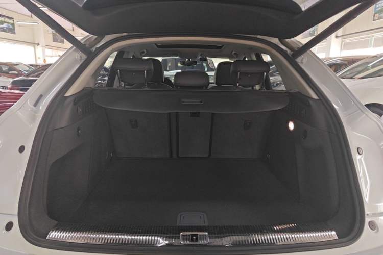 Used Audi Q3 2018 30th Anniversary Edition 30 TFSI Style Model Trunk