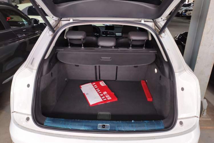 Used Audi Q3 2018 30th Anniversary Edition 30 TFSI Fashion Model Trunk