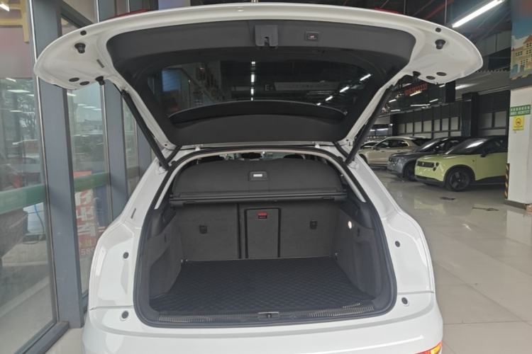Used Audi Q3 2018 30th Anniversary Edition 30 TFSI Fashion Model Trunk