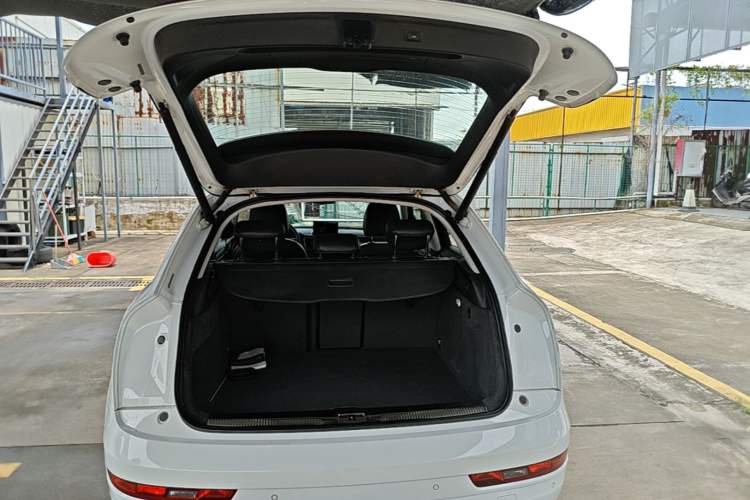 Used Audi Q3 2018 30th Anniversary Edition 30 TFSI Fashion Model Trunk