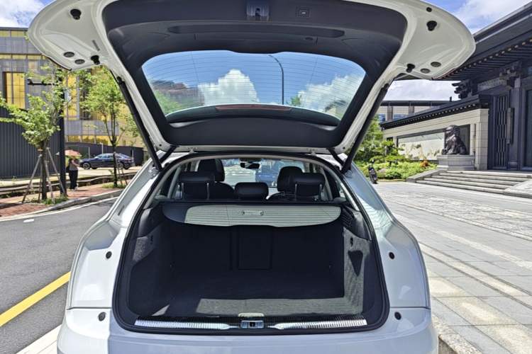 Used Audi Q3 2018 30th Anniversary Edition 30 TFSI Fashion Model Trunk