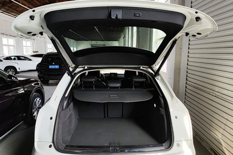 Used Audi Q3 2018 30th Anniversary Edition 35 TFSI Fashion Model Trunk