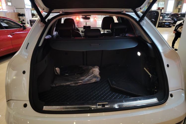 Used Audi Q3 2018 30th Anniversary Edition 30 TFSI Fashion Model Trunk