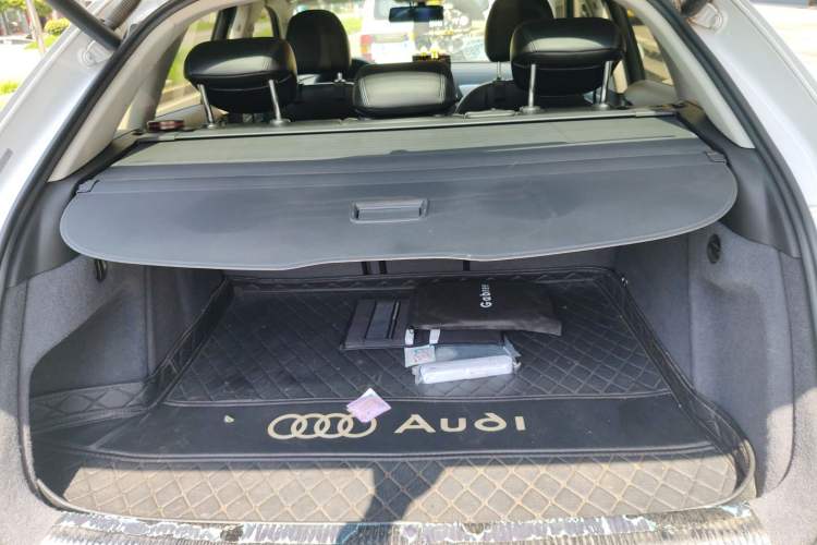 Used Audi Q3 2018 30th Anniversary Edition 30 TFSI Fashion Model Trunk