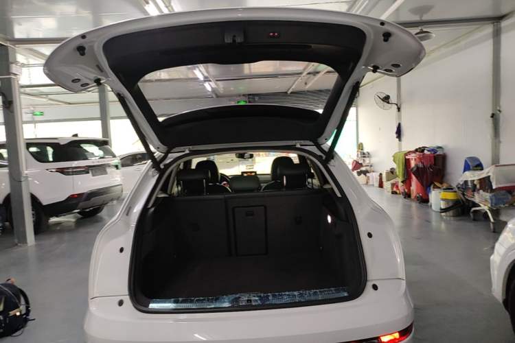 Used Audi Q3 2018 30th Anniversary Edition 30 TFSI Fashion Model Trunk