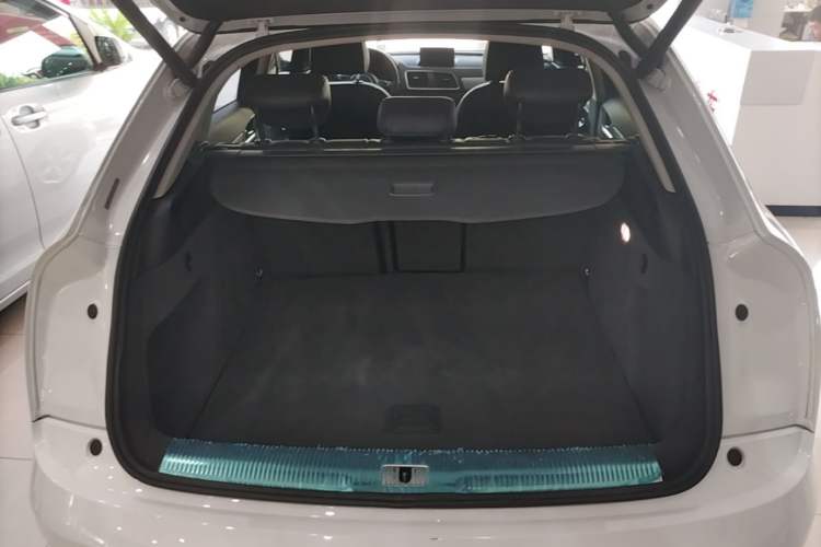 Used Audi Q3 2018 30th Anniversary Edition 30 TFSI Fashion Model Trunk