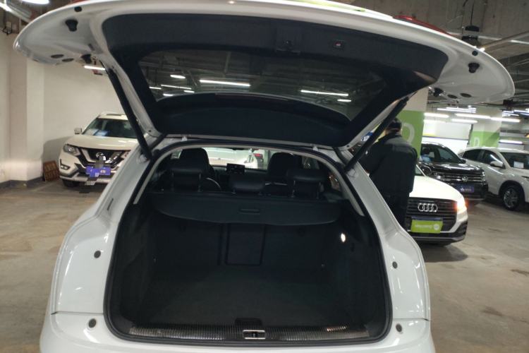 Used Audi Q3 2018 30th Anniversary Edition 30 TFSI Fashion Model Trunk