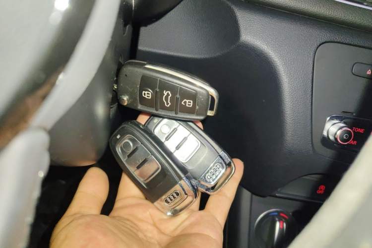 Used Audi Q3 2018 30th Anniversary Edition 35 TFSI Fashion Model Vehicle Key