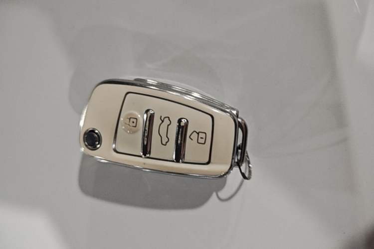 Used Audi Q3 2018 30th Anniversary Edition 30 TFSI Fashion Model Vehicle Key
