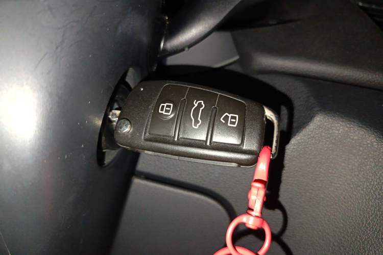 Used Audi Q3 2018 30th Anniversary Edition 30 TFSI Fashion Model Vehicle Key