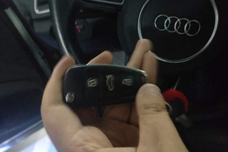 Used Audi Q3 2018 30th Anniversary Edition 35 TFSI Fashion Model Vehicle Key