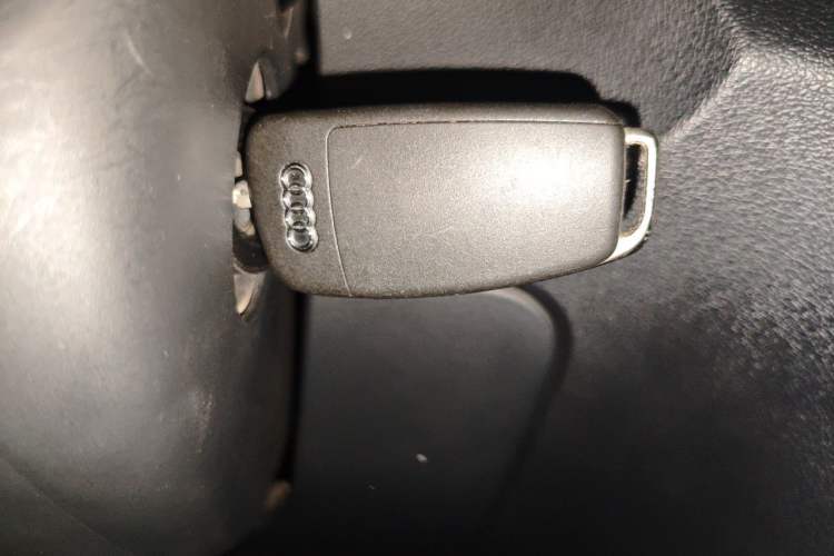Used Audi Q3 2018 30th Anniversary Edition 30 TFSI Fashion Model Vehicle Key